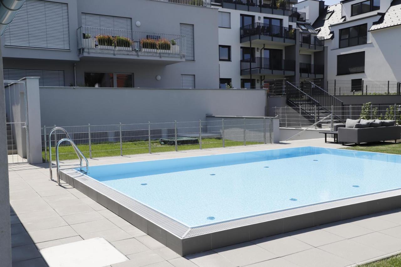 Red Flower Apartment With Pool - 5 Min To Lake Wien Eksteriør billede