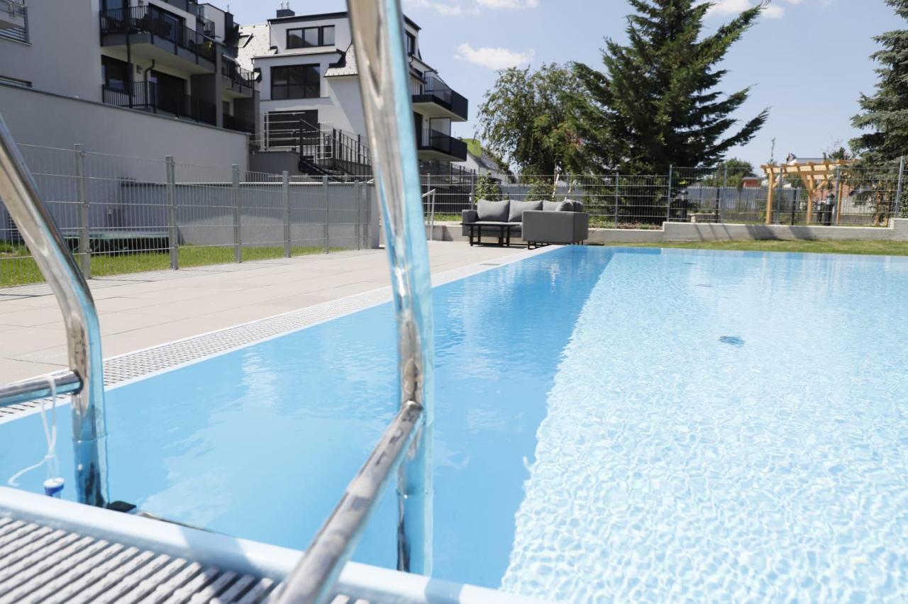 Red Flower Apartment With Pool - 5 Min To Lake Wien Eksteriør billede